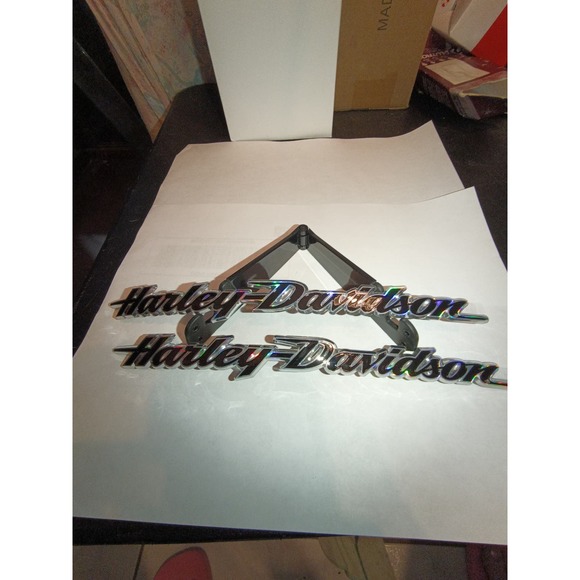 OEM Softail Deluxe LH/RH Fuel Tank Medallion 14100754 set of 2 - Picture 7 of 7